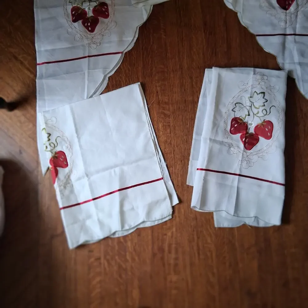 Vintage strawberry curtains 4 pieces valance white red